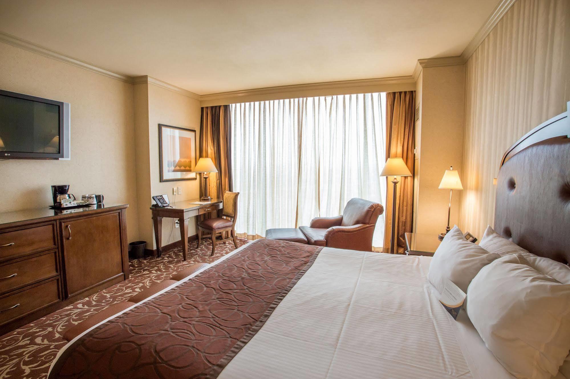 Argosy Casino Hotel & Spa Riverside Kültér fotó